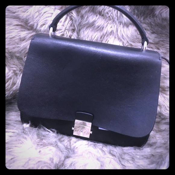 Michael Kors Handbags - Micheal Kors Mia Handbag